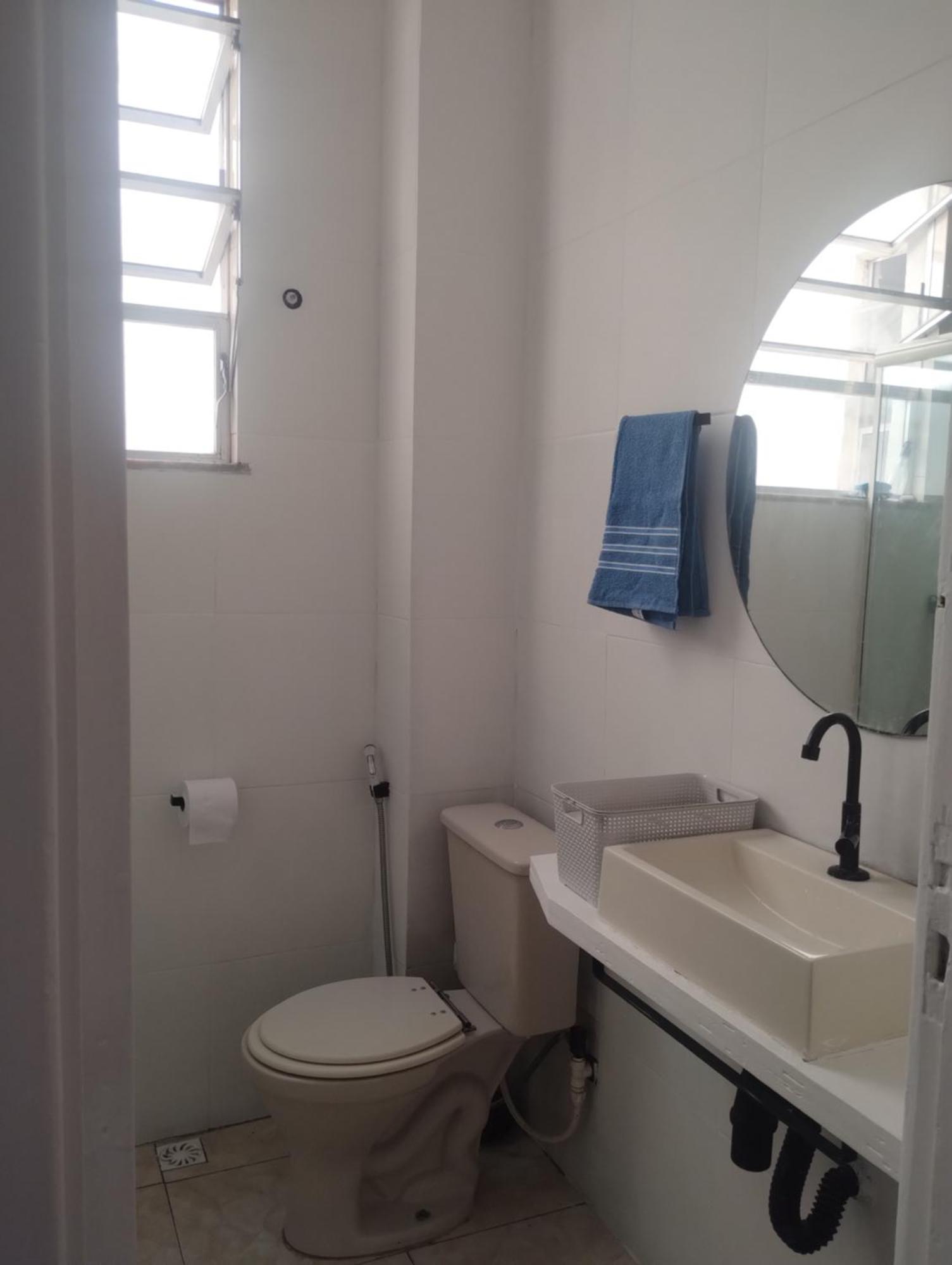 Apartamento 1 Com Sala E Varanda Espacosa *